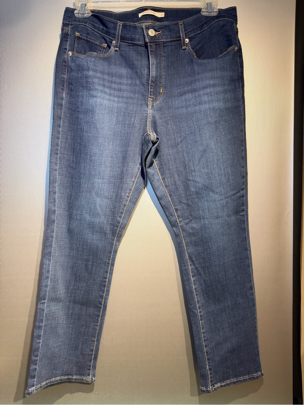 Levi's Women's Dark Blue Cropped Ankle Jeans